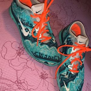 nike size 8 barely worn!